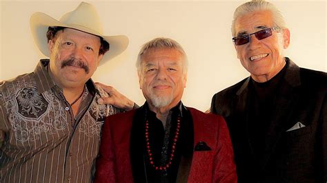 Los Tres Amigos Reunite for a Spectacular Concert 